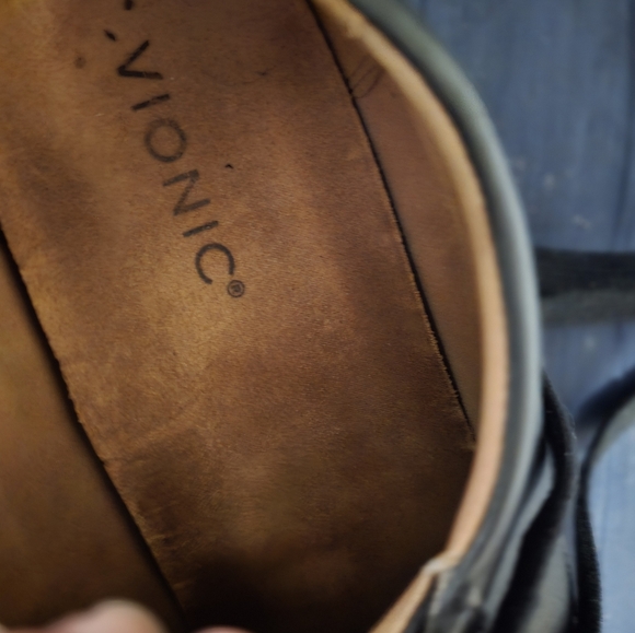 Vionic Baldwin size 9.5 - Picture 4 of 5